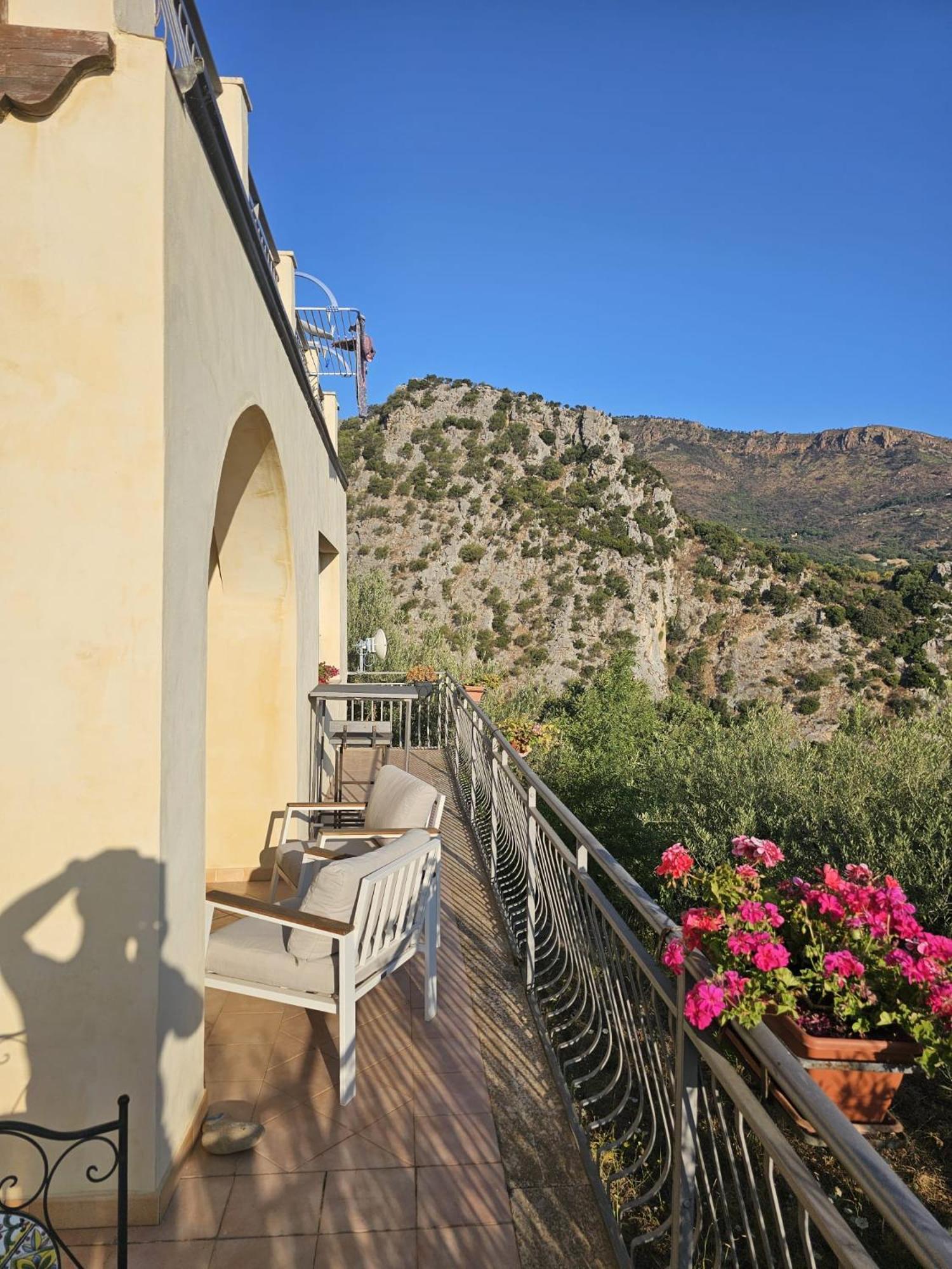 Borgo Vignale Hotel Santuario di Gibilmanna Buitenkant foto